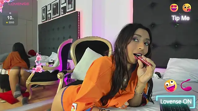 Snapshot of SaraDreamss chatting on 01/07/25, 03:14 SaraDreamss online show from 01/07/25, 03:14