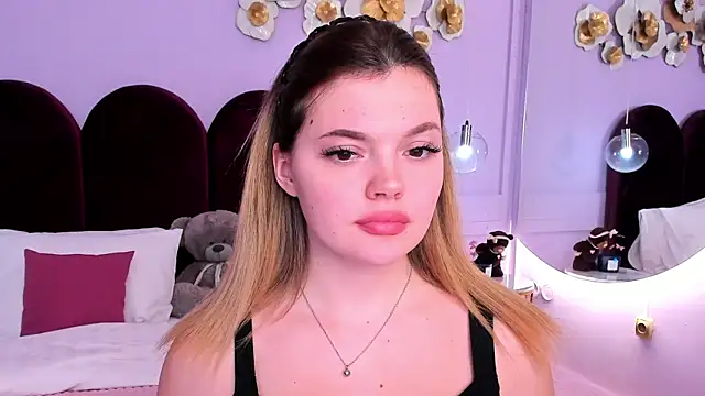 Snapshot of ZaraBloom chatting on 01/28/25, 02:43 ZaraBloom online show from 01/28/25, 02:43