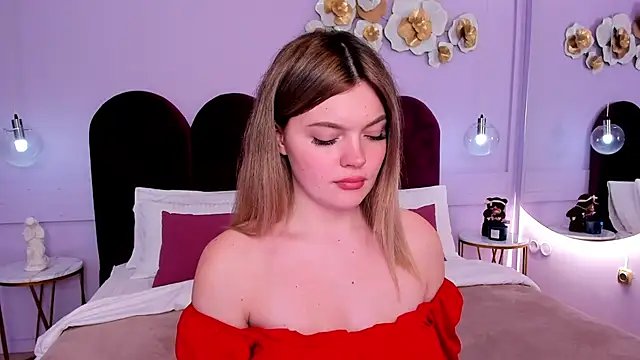 Snapshot of ZaraBloom chatting on 03/19/25, 10:42 ZaraBloom online show from 03/19/25, 10:42