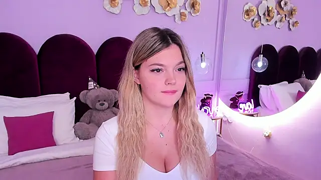 ZaraBloom online show from 12/05/25, 03:30