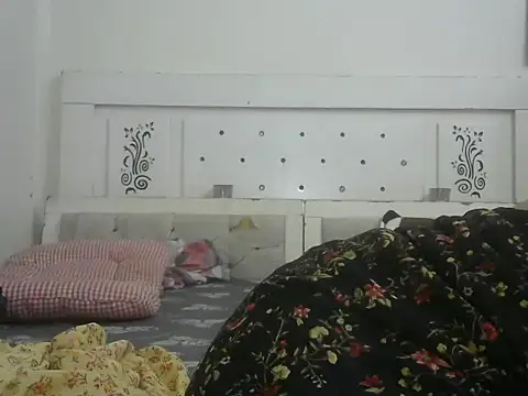 Snapshot of MONICA-LOVE chatting on 09/12/25, 04:07 MONICA-LOVE online show from 09/12/25, 04:07