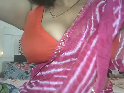 Snapshot of MONICA-LOVE chatting on 10/04/25, 09:24 MONICA-LOVE online show from 10/04/25, 09:24