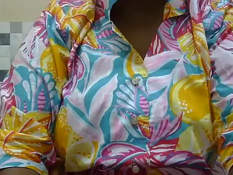 Snapshot of MONICA-LOVE chatting on 10/24/25, 02:02 MONICA-LOVE online show from 10/24/25, 02:02