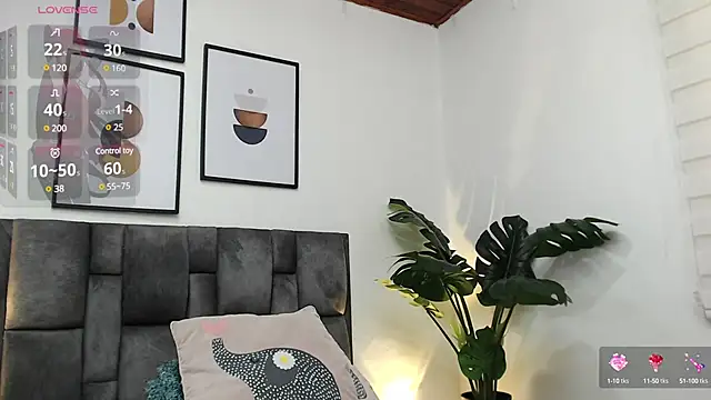 Snapshot of samy_l chatting on 12/17/24, 02:11 samy l online show from 12/17/24, 02:11