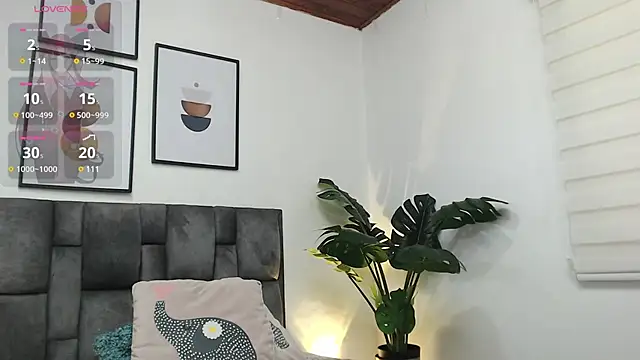 Snapshot of samy_l chatting on 12/28/24, 02:42 samy l online show from 12/28/24, 02:42