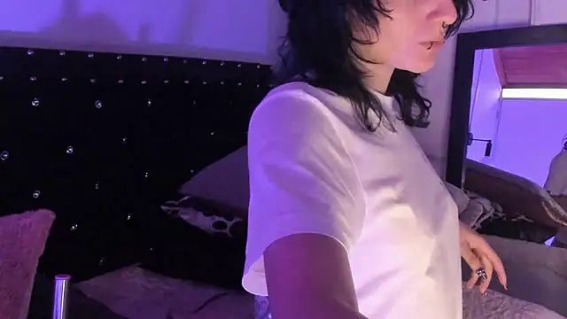 Ghosty Doll online show from 11/24/25, 08:19