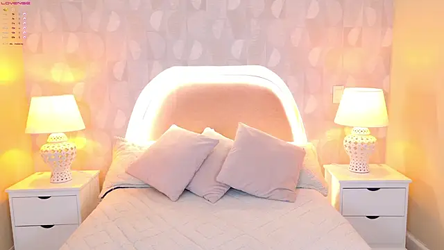 april rousse online show from 03/08/25, 10:13