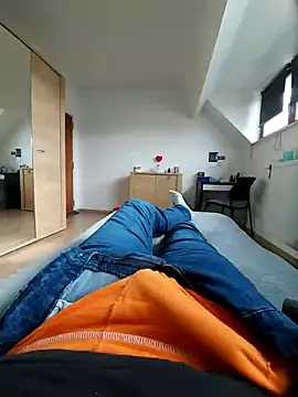 Snapshot of pascalino100 chatting on 02/14/25, 03:05 pascalino100 online show from 02/14/25, 03:05