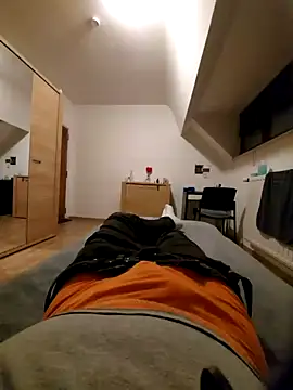 Snapshot of pascalino100 chatting on 02/17/25, 06:37 pascalino100 online show from 02/17/25, 06:37