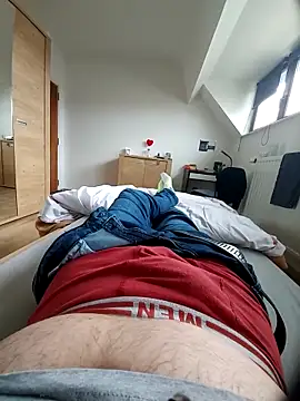 Snapshot of pascalino100 chatting on 03/01/25, 09:29 pascalino100 online show from 03/01/25, 09:29