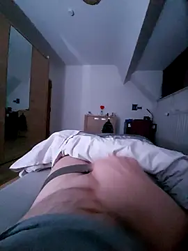 Snapshot of pascalino100 chatting on 03/12/25, 04:41 pascalino100 online show from 03/12/25, 04:41