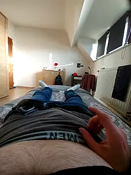 Snapshot of pascalino100 chatting on 03/16/25, 04:34 pascalino100 online show from 03/16/25, 04:34