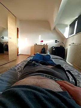 Snapshot of pascalino100 chatting on 03/19/25, 04:34 pascalino100 online show from 03/19/25, 04:34