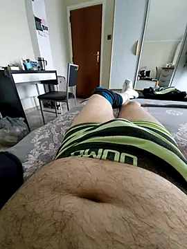 Snapshot of pascalino100 chatting on 09/26/25, 09:13 pascalino100 online show from 09/26/25, 09:13