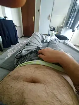 Snapshot of pascalino100 chatting on 09/27/25, 10:31 pascalino100 online show from 09/27/25, 10:31