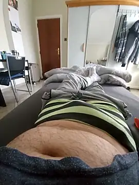 Snapshot of pascalino100 chatting on 10/02/25, 08:43 pascalino100 online show from 10/02/25, 08:43