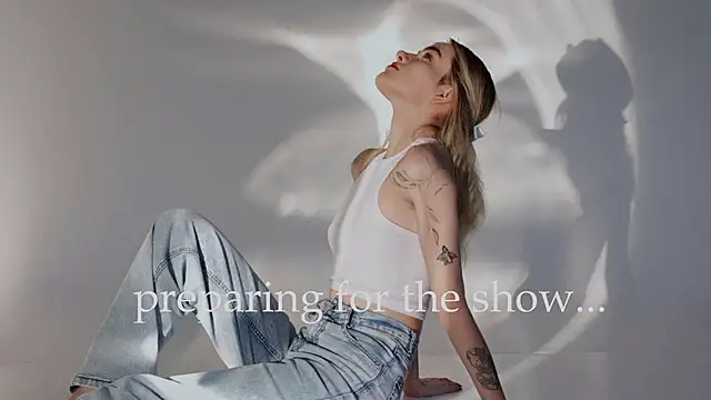 Snapshot of SpiceJessy chatting on 12/14/25, 05:07 SpiceJessy online show from 12/14/25, 05:07