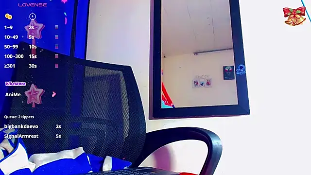 Snapshot of nicol_gill_ chatting on 12/18/24, 05:52 nicol gill online show from 12/18/24, 05:52