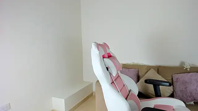 Charlotte cowell sub1  online show from 01/21/25, 11:34