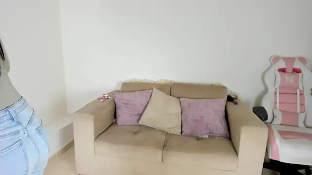 Charlotte cowell sub1  online show from 02/06/25, 10:10