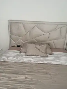 Charlotte cowell sub1  online show from 02/12/25, 04:55