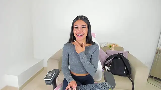 Charlotte cowell sub1  online show from 03/12/25, 11:33