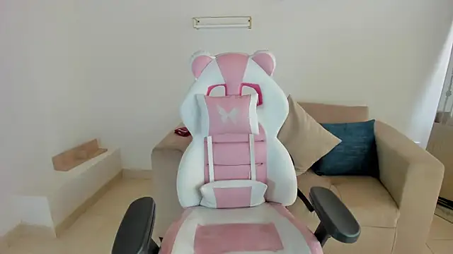 Charlotte cowell sub1  online show from 09/15/25, 06:08