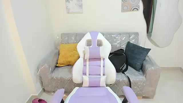 Charlotte cowell sub1  online show from 09/29/25, 03:17