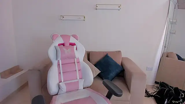 Charlotte cowell sub1  online show from 10/23/25, 03:55