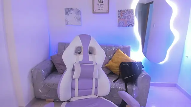 Charlotte cowell sub1  online show from 01/13/26, 06:35