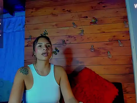 Snapshot of mykaelahoney chatting on 10/16/25, 03:29 mykaelahoney online show from 10/16/25, 03:29