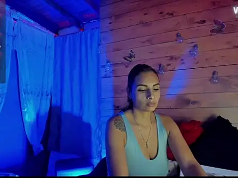 Snapshot of mykaelahoney chatting on 10/24/25, 12:52 mykaelahoney online show from 10/24/25, 12:52