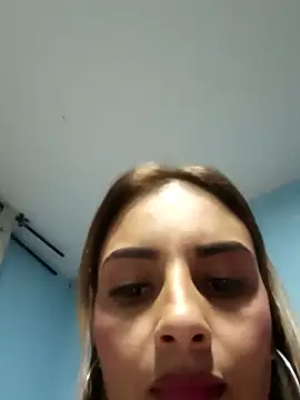 Snapshot of mykaelahoney chatting on 10/25/25, 10:48 mykaelahoney online show from 10/25/25, 10:48