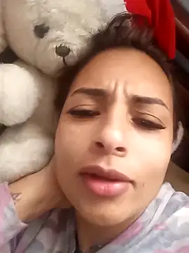 Snapshot of mykaelahoney chatting on 10/31/25, 03:02 mykaelahoney online show from 10/31/25, 03:02