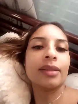 Snapshot of mykaelahoney chatting on 11/02/25, 03:47 mykaelahoney online show from 11/02/25, 03:47