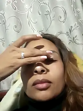 Snapshot of mykaelahoney chatting on 11/06/25, 12:33 mykaelahoney online show from 11/06/25, 12:33