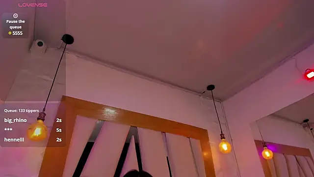 sophie ws online show from 12/31/24, 05:44