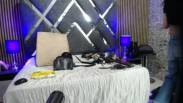 bellatrix25 online show from 12/11/24, 07:14