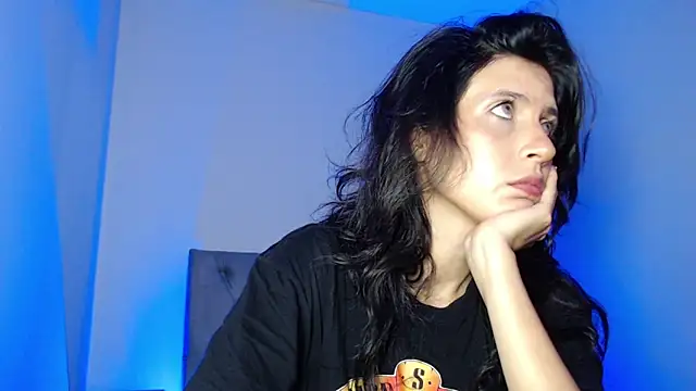 Snapshot of bellatrix25 chatting on 04/23/26, 03:36 bellatrix25 online show from 04/23/26, 03:36
