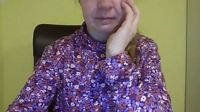 Snapshot of fajnaniunia88888 chatting on 04/17/26, 01:08 fajnaniunia88888 online show from 04/17/26, 01:08