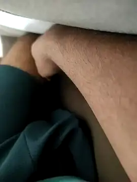 Snapshot of yoyokakshay_1996 chatting on 02/11/25, 06:33 yoyokakshay 1996 online show from 02/11/25, 06:33