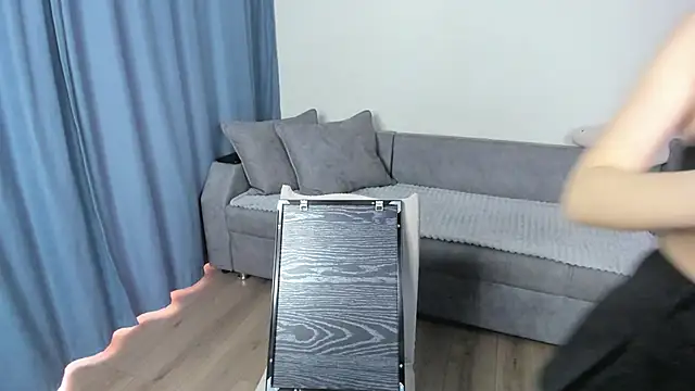 RileyMee online show from 01/12/25, 06:28