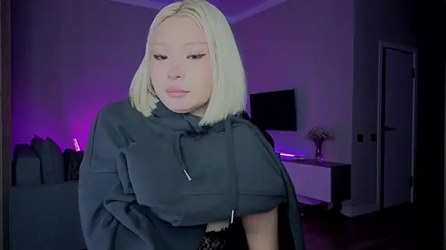 RileyMee online show from 11/29/25, 01:30