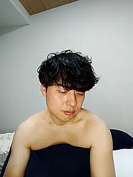 whitebriefboy online show from 02/28/25, 08:18