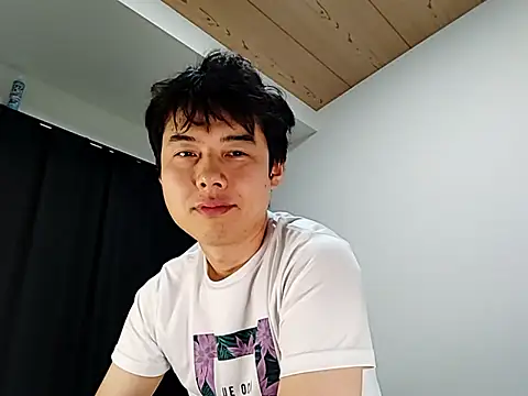 whitebriefboy online show from 09/10/25, 08:42