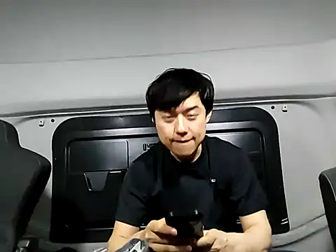 whitebriefboy online show from 09/29/25, 04:01