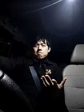 whitebriefboy online show from 03/22/26, 07:39