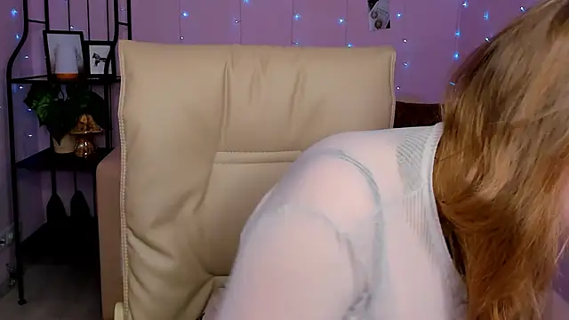 Helens love online show from 03/15/25, 01:52