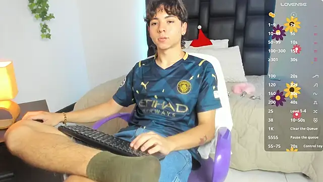 Snapshot of Joe23__ chatting on 01/07/25, 08:10 Joe23 online show from 01/07/25, 08:10