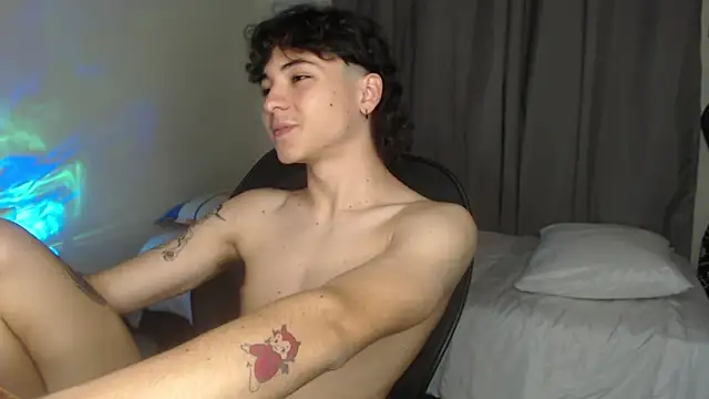 Snapshot of Joe23__ chatting on 03/12/25, 11:12 Joe23 online show from 03/12/25, 11:12